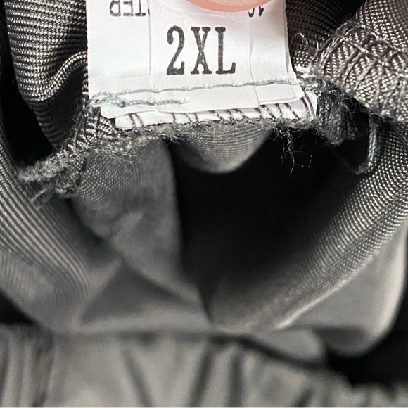 Unbranded Safari Army Green Shorts Women’s size 2XL Elastic Waistband Silk - Picture 3 of 4